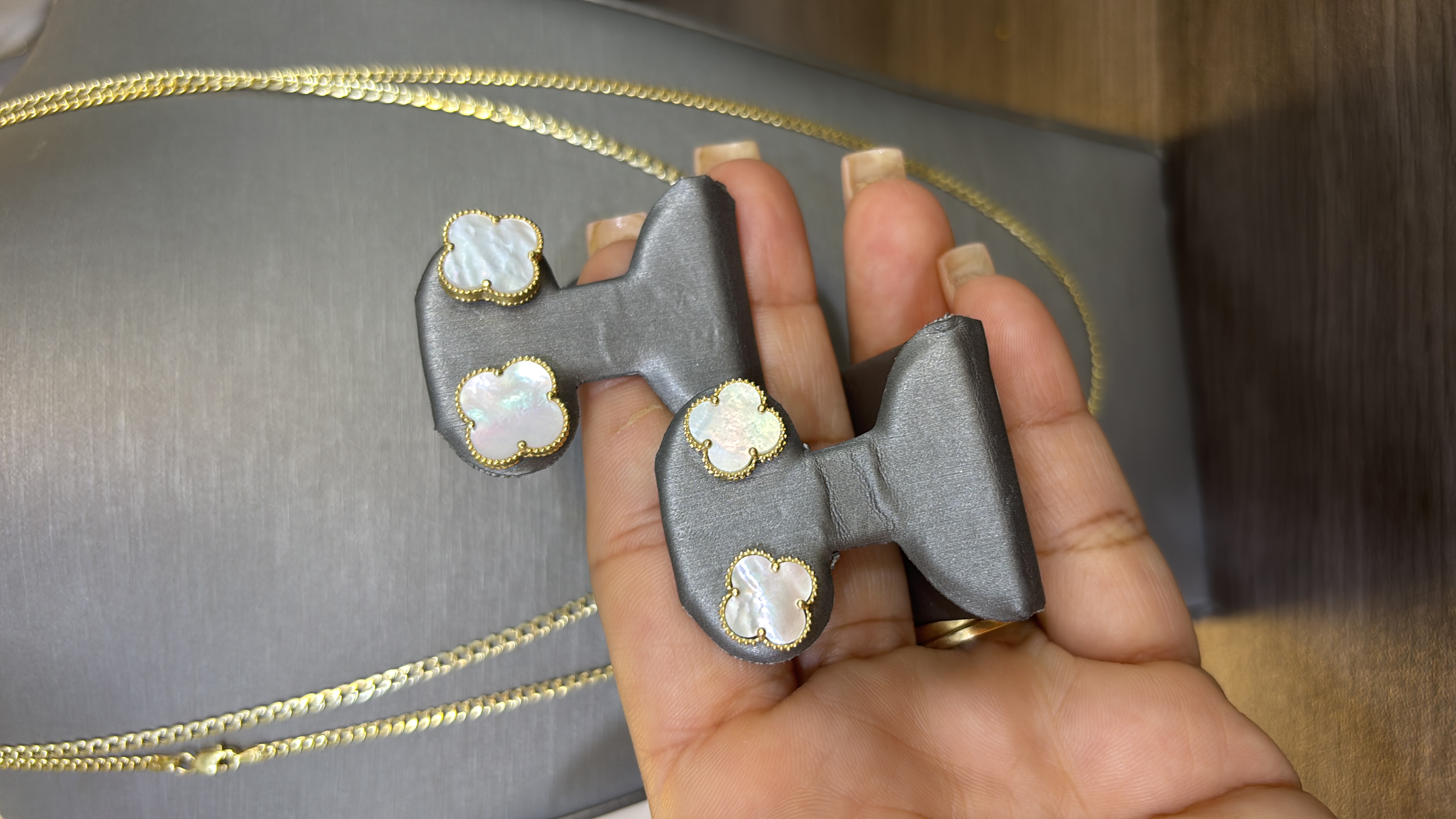 Aretes