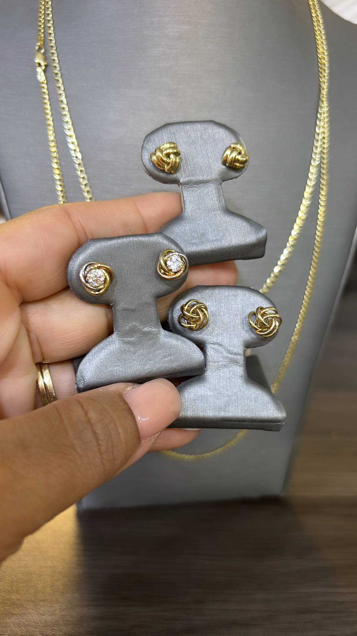 Aretes